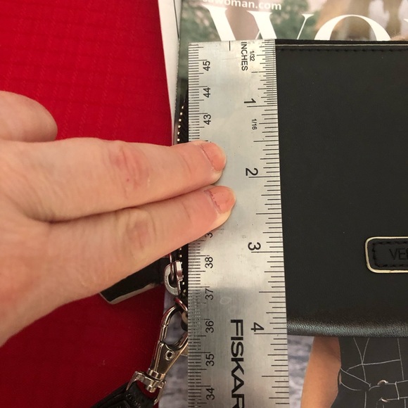 Vera Bradley zip around black Faux leather wallet, 4 card slots with two slits. - Picture 7 of 12